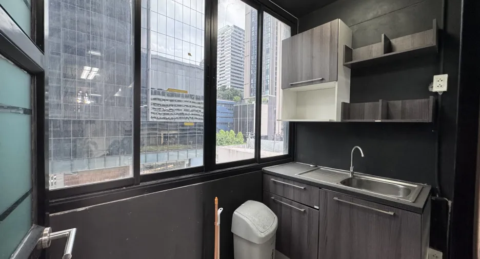 Wohnung zum Kauf mit 2 Zimmer in Huai Khwang, Bangkok