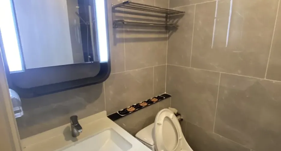 For rent studio condo in Huai Khwang, Bangkok