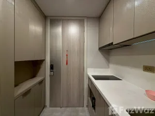 For rent 2 bedrooms condo in Huai Khwang, Bangkok