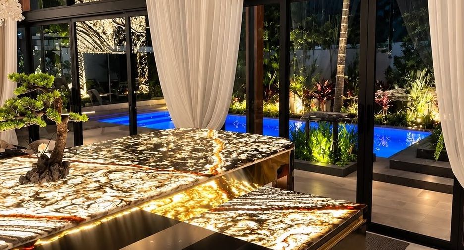 Villa en alquiler de 4 habitaciones en Mueang Phuket, Phuket