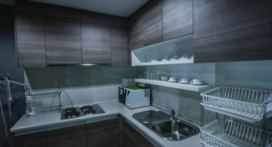 Wohnung zur Miete mit 3 Zimmer in Huai Khwang, Bangkok