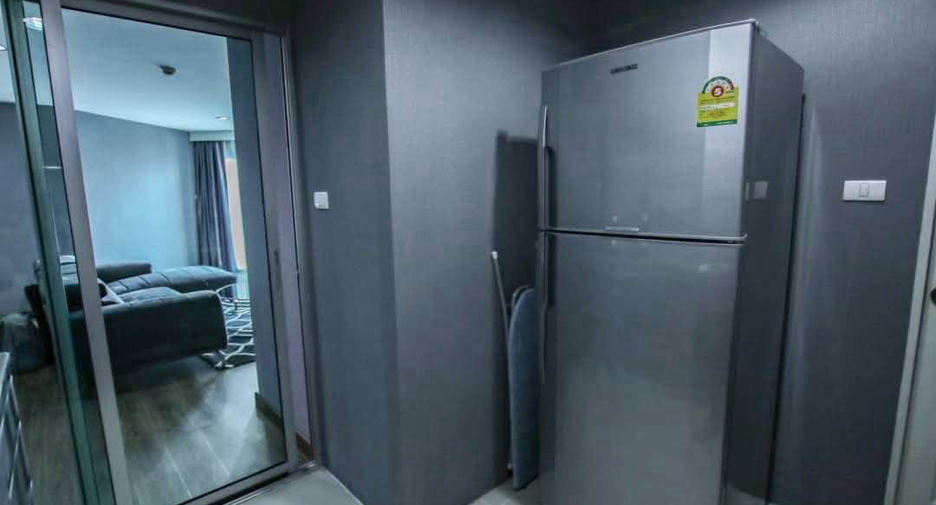 Wohnung zur Miete mit 3 Zimmer in Huai Khwang, Bangkok