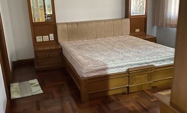 Аренда 3 спальни таунхаус в Бангкок Нои, Бангкок