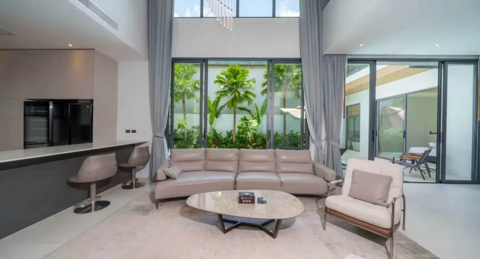 À louer 5 chambres villa à Mueang Phuket, Phuket
