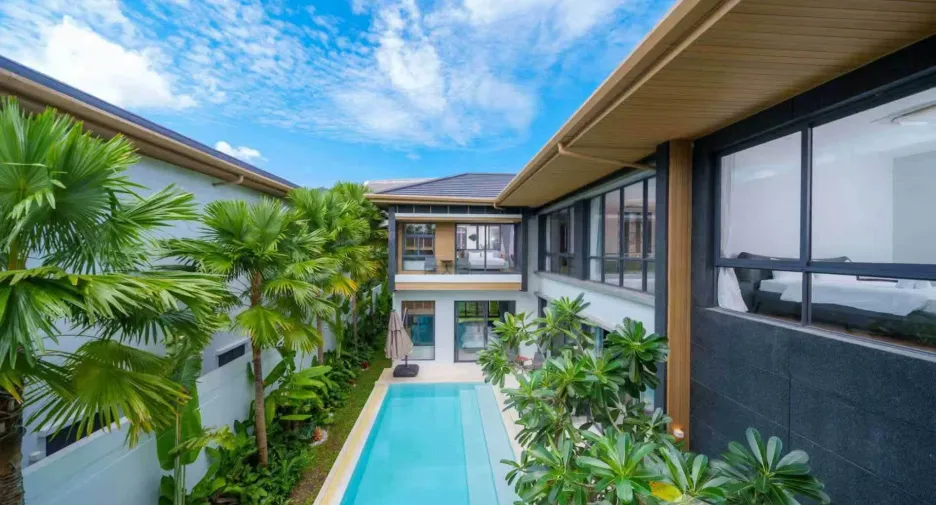 À louer 5 chambres villa à Mueang Phuket, Phuket