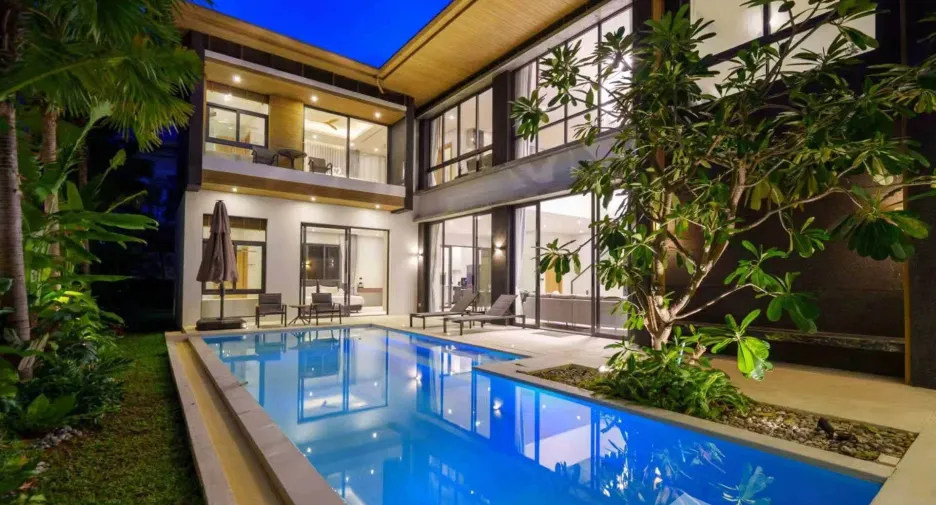 À louer 5 chambres villa à Mueang Phuket, Phuket