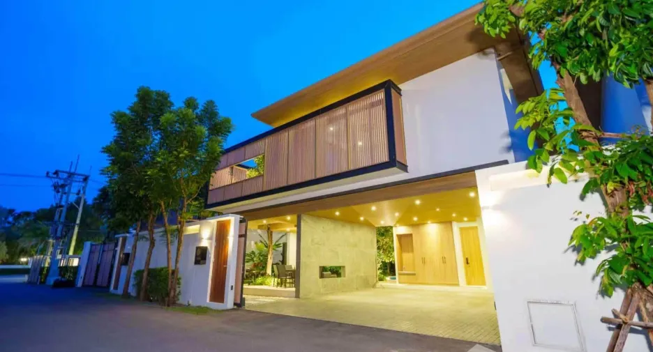 À louer 5 chambres villa à Mueang Phuket, Phuket