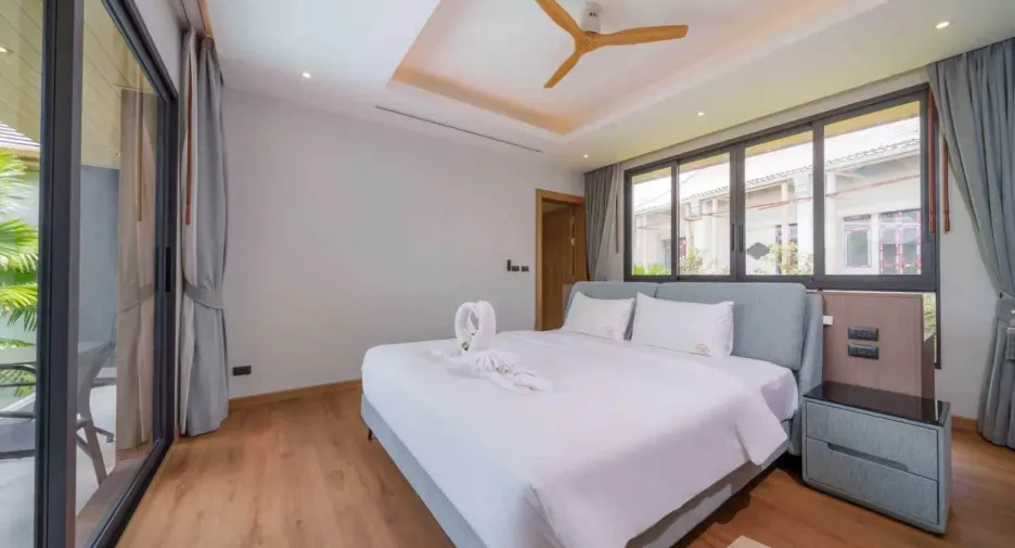À louer 5 chambres villa à Mueang Phuket, Phuket