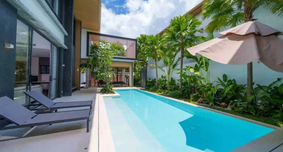 À louer 5 chambres villa à Mueang Phuket, Phuket