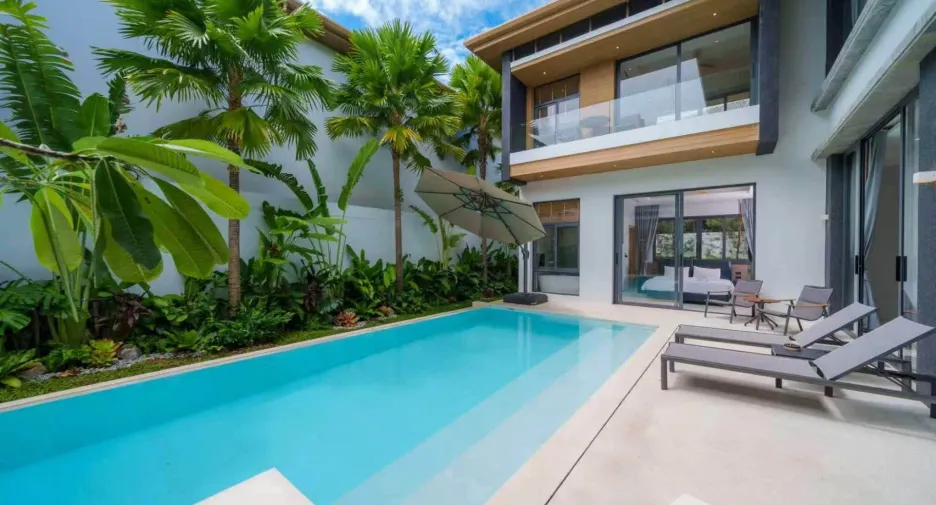 À louer 5 chambres villa à Mueang Phuket, Phuket
