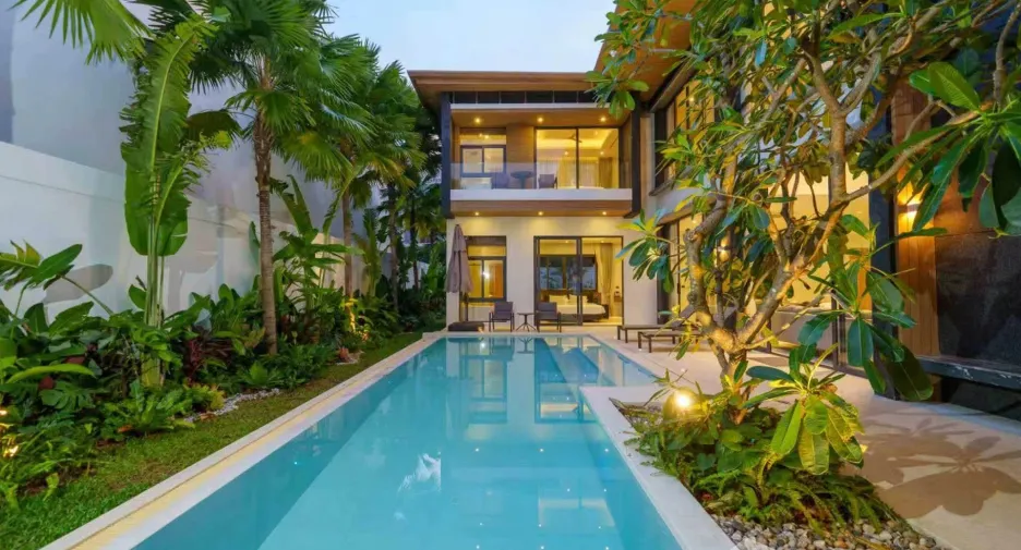 À louer 5 chambres villa à Mueang Phuket, Phuket