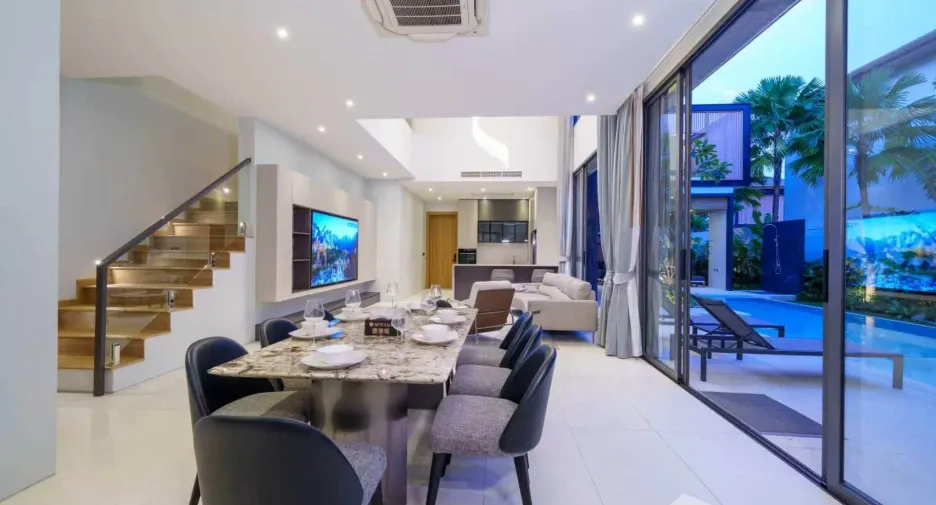 À louer 5 chambres villa à Mueang Phuket, Phuket