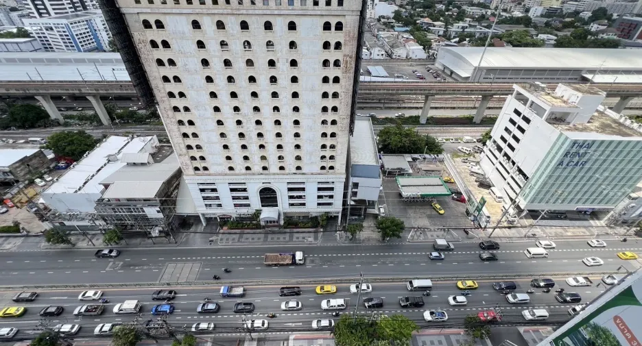For sale 2 bedrooms condo in Watthana, Bangkok
