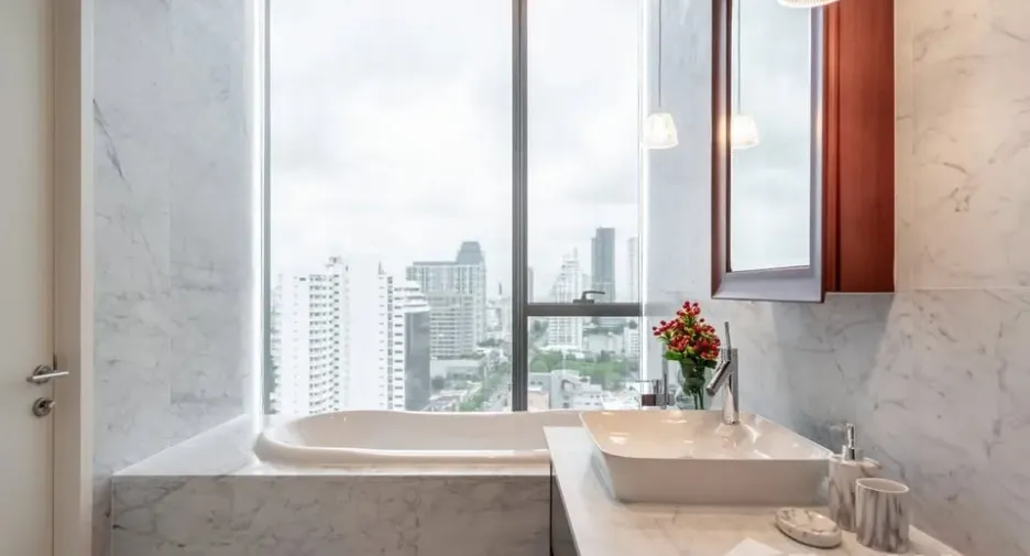 Condo en alquiler y en venta de 2 habitaciones en Watthana, Bangkok