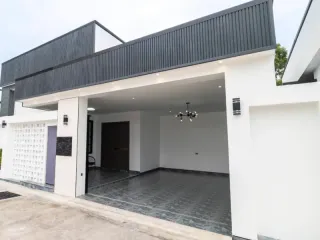 Аренда и продажа 3 спальни дом в Банг Ламунг, Чонбури