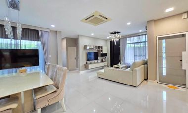 Casa en venta y en alquiler de 4 habitaciones en Sai Mai, Bangkok