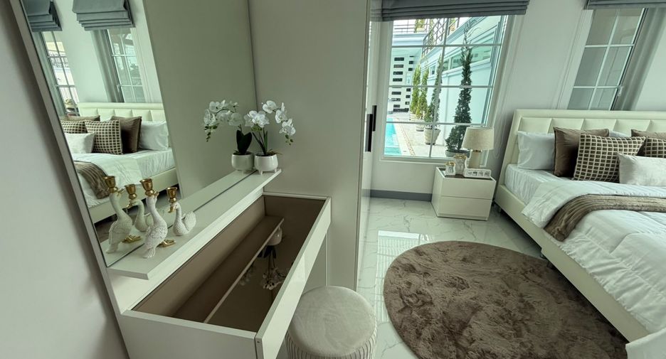 For sale 4 bedrooms house in Ban Lat, Phetchaburi