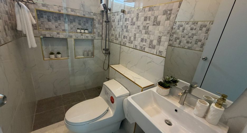 For sale 4 bedrooms house in Ban Lat, Phetchaburi