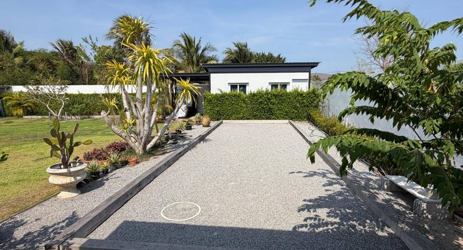 For sale 3 bedrooms house in Hua Hin, Prachuap Khiri Khan