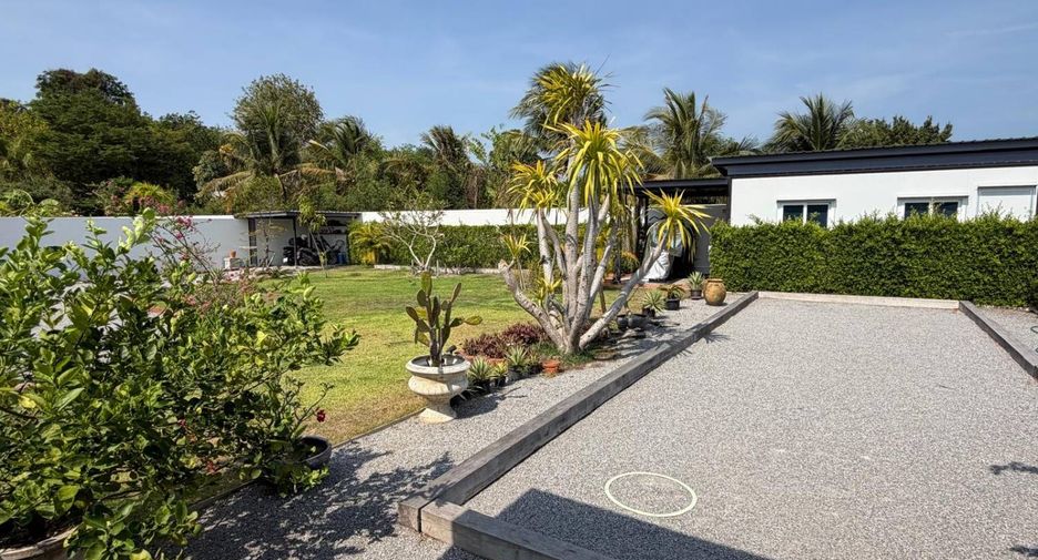 For sale 3 bedrooms house in Hua Hin, Prachuap Khiri Khan