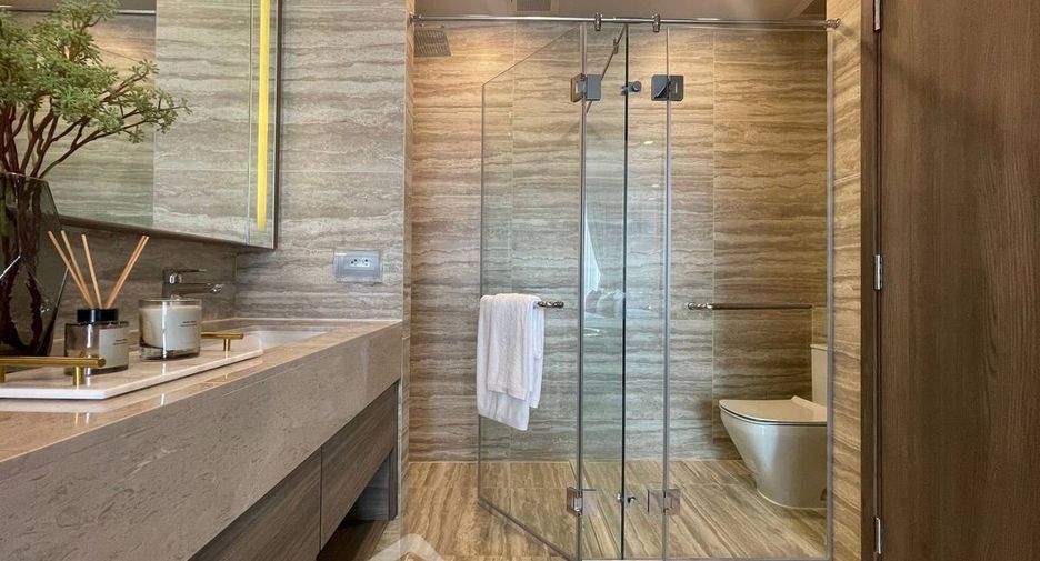 For rent 2 bedrooms condo in Khlong Toei, Bangkok