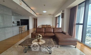 For rent 3 bedrooms condo in Sathon, Bangkok