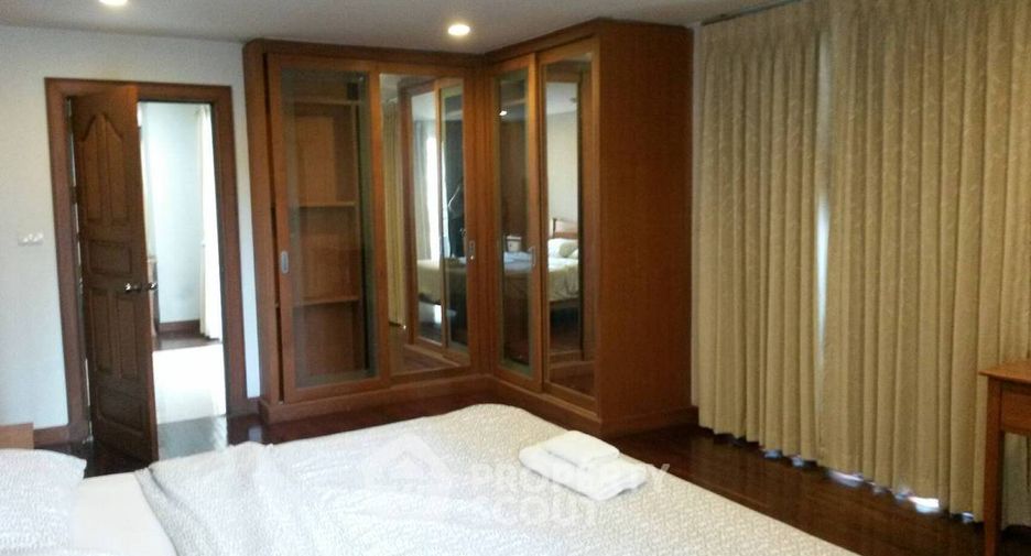 For rent 2 bedrooms apartment in Pathum Wan, Bangkok