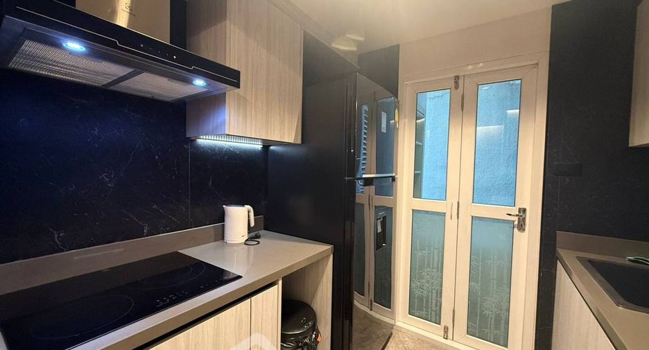 Wohnung zur Miete mit 2 Zimmer in Pathum Wan, Bangkok