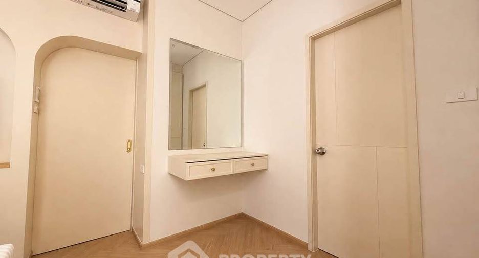 For rent 1 Beds condo in Khlong San, Bangkok