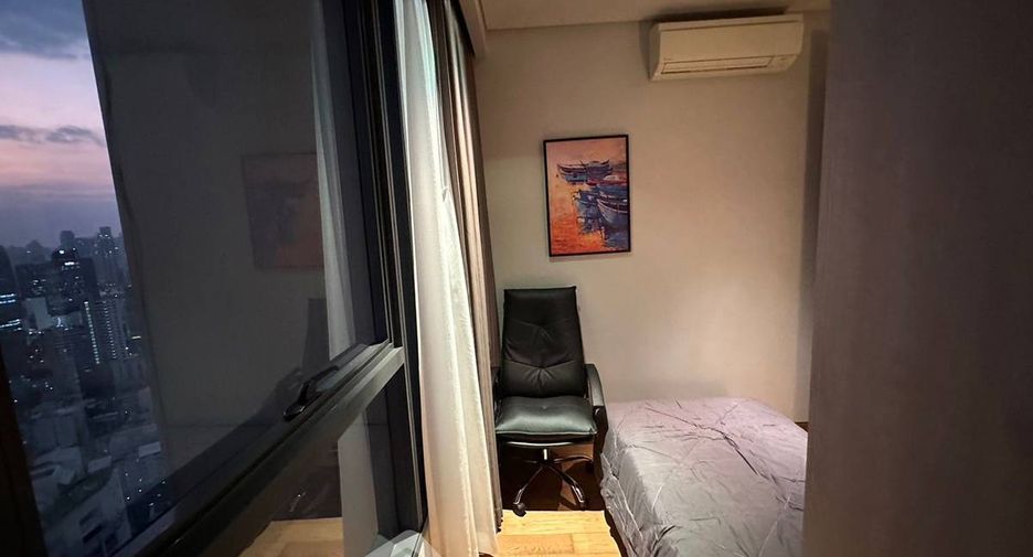 For rent 2 bedrooms condo in Khlong Toei, Bangkok
