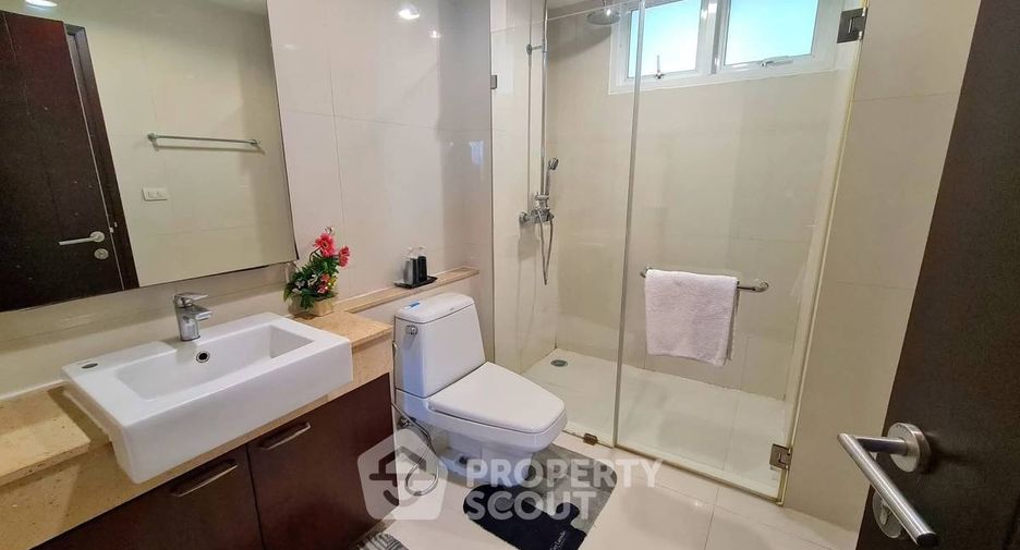 For rent 2 bedrooms apartment in Watthana, Bangkok