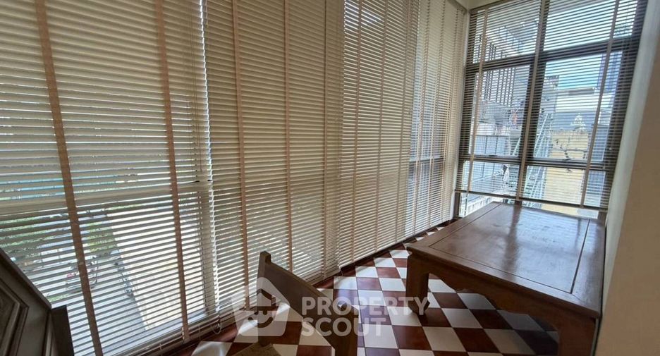 Apartment zur Miete mit 2 Zimmer in Pathum Wan, Bangkok
