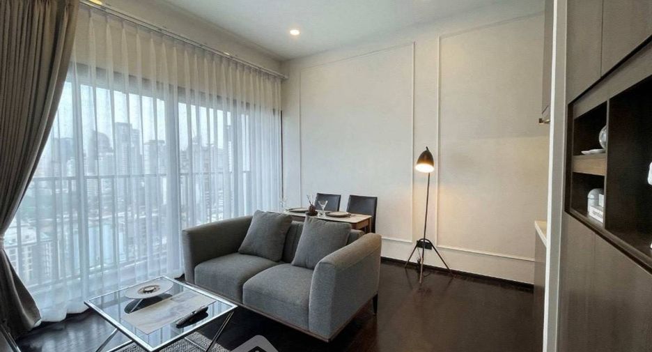 For rent 2 bedrooms condo in Watthana, Bangkok