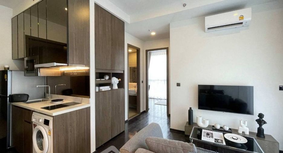 For rent 2 bedrooms condo in Watthana, Bangkok