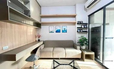 Condo en alquiler de 1 habitaciones en Huai Khwang, Bangkok