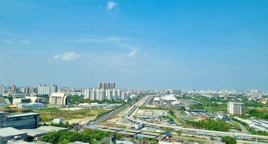 Wohnung zur Miete mit 3 Zimmer in Huai Khwang, Bangkok