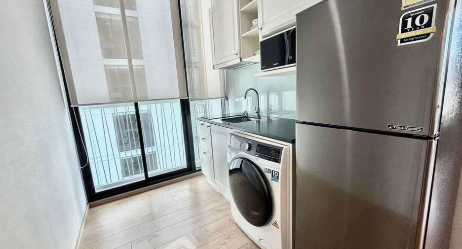 For rent 2 bedrooms condo in Watthana, Bangkok