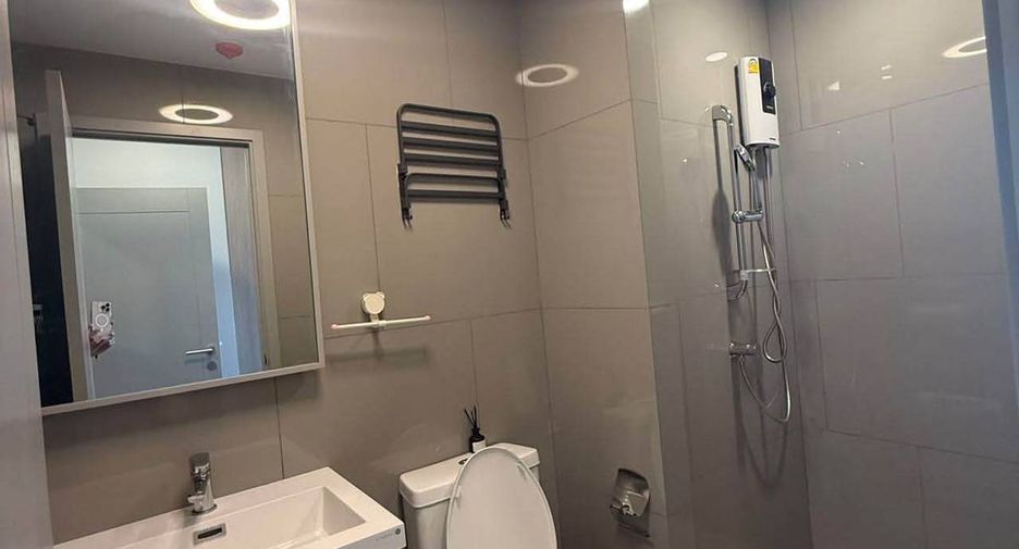 Condo en alquiler de 2 habitaciones en Bang Sue, Bangkok