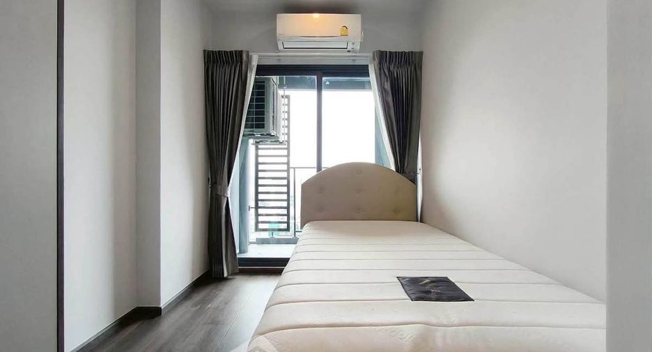 For rent 2 bedrooms condo in Huai Khwang, Bangkok