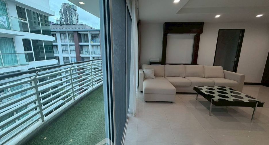 For rent 3 bedrooms condo in Watthana, Bangkok