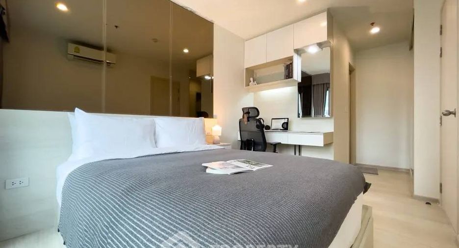For rent 2 bedrooms condo in Watthana, Bangkok