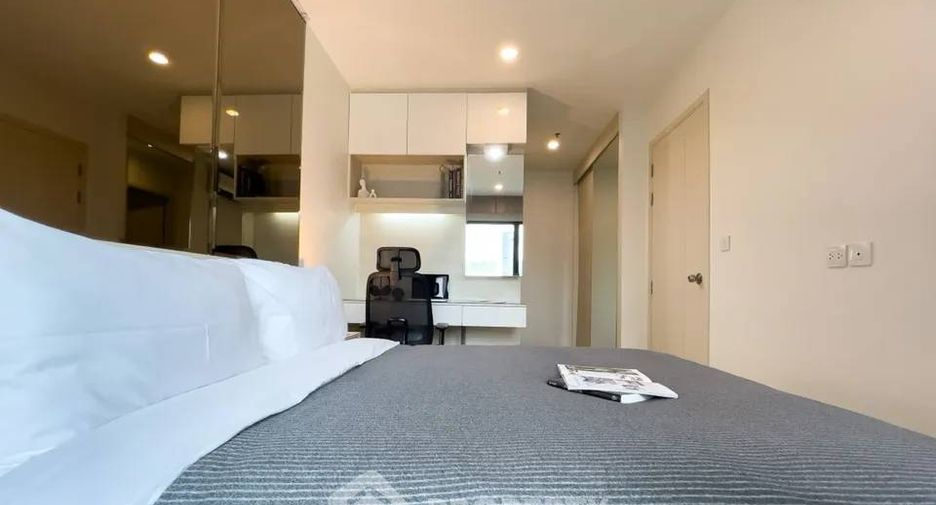 For rent 2 bedrooms condo in Watthana, Bangkok