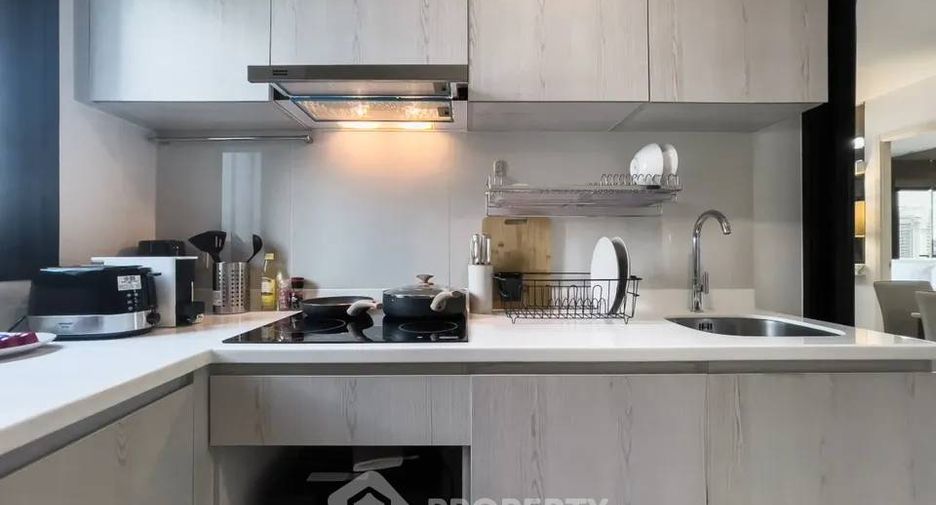 For rent 2 bedrooms condo in Watthana, Bangkok
