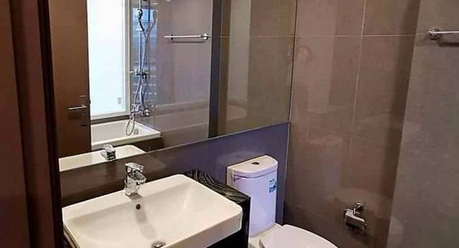 For rent 2 bedrooms condo in Bang Rak, Bangkok