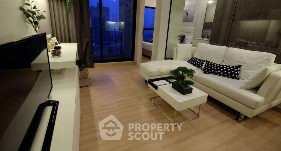 Condo en alquiler de 1 habitaciones en Khlong San, Bangkok