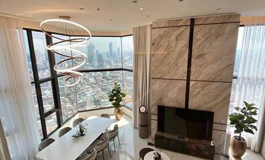 For rent 3 bedrooms condo in Bang Rak, Bangkok