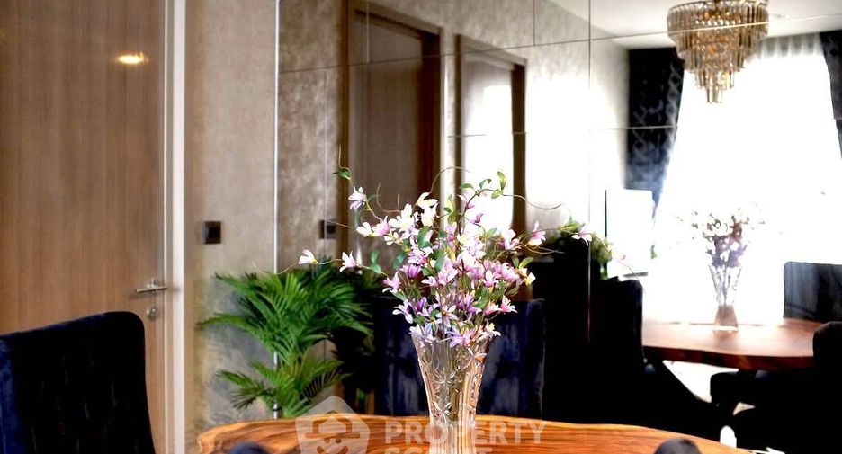 For rent 2 bedrooms condo in Pathum Wan, Bangkok