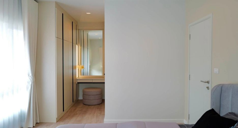 À louer 4 chambres maison à Mueang Phuket, Phuket