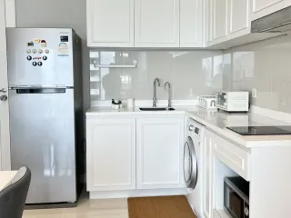 For rent 2 bedrooms condo in Pathum Wan, Bangkok