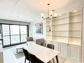 For rent 2 bedrooms condo in Pathum Wan, Bangkok